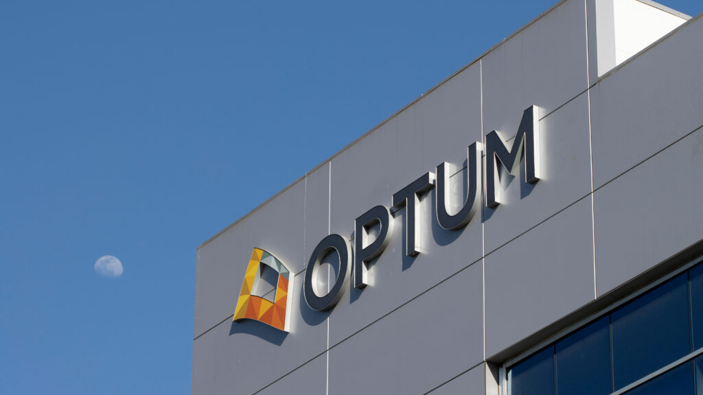 UnitedHealth pays Optum doctors 17% more than outside providers