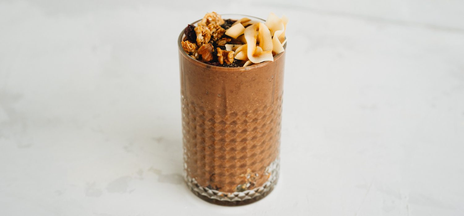 The Maca Root Powder Smoothie Your Hormones Will Love (For Men & Women)